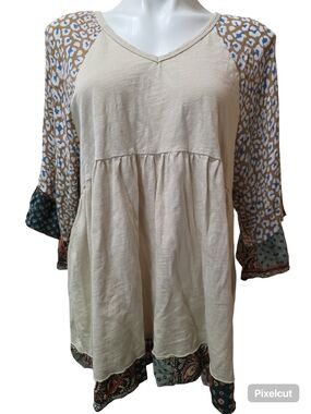 Relaxed Cream V-Neck Tunic with Patterned Raglan Sleeves